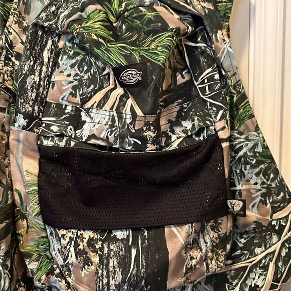 Wayne Carlton 2X hunting vest with build in back pack- many pockets ! - Picture 13 of 14